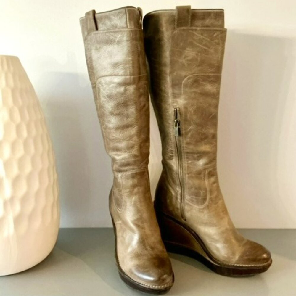 FRYE Paige Wedge platform antique distressed taupe leather boot size 7